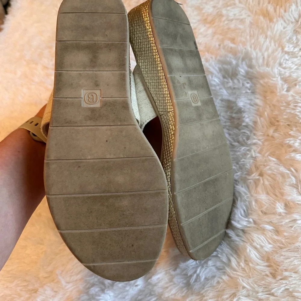 LifeStride Bloom Womens Beige Fabric Flower Wedge Thong Sandals Size 10M